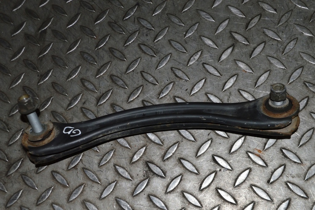 фото №2, Mercedes r172 slk250d 2016 rhd задний правый рычаг