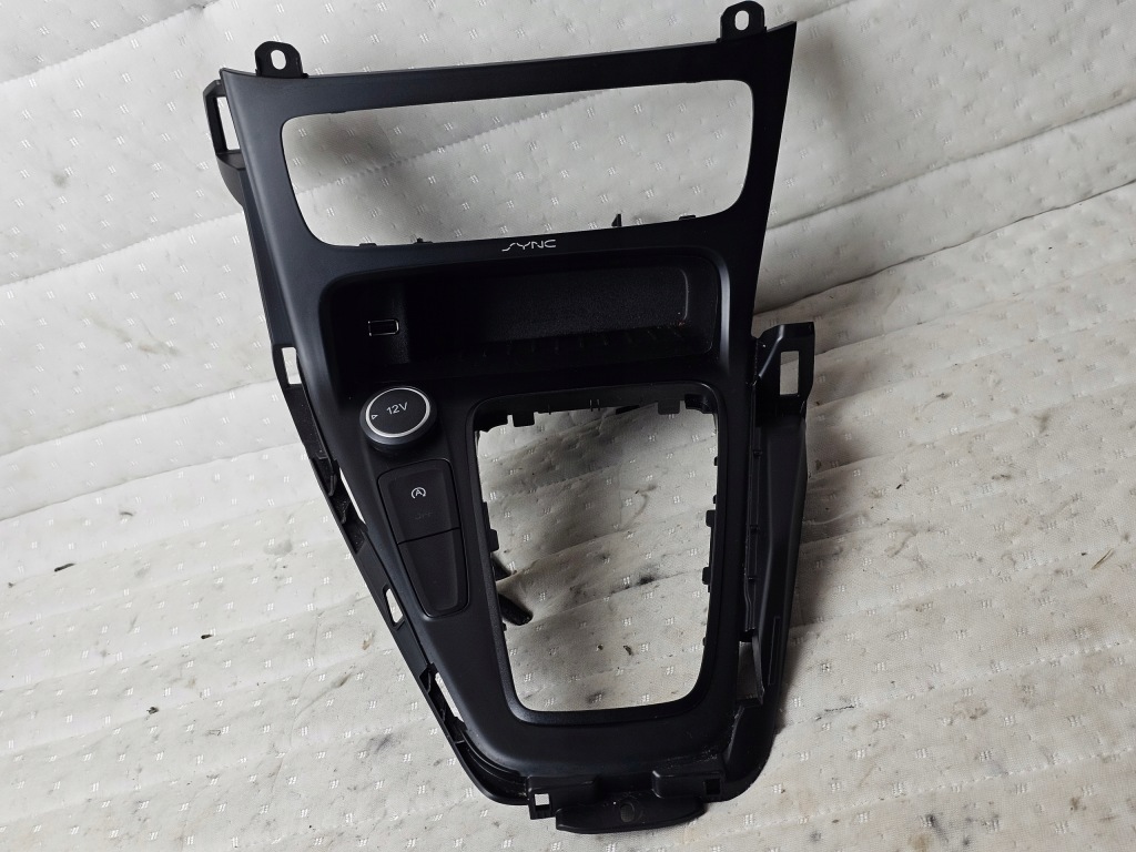 фото №1, Молдинг рамка туннель передач консоли dekor ford focus mk3 синхронизация port usb