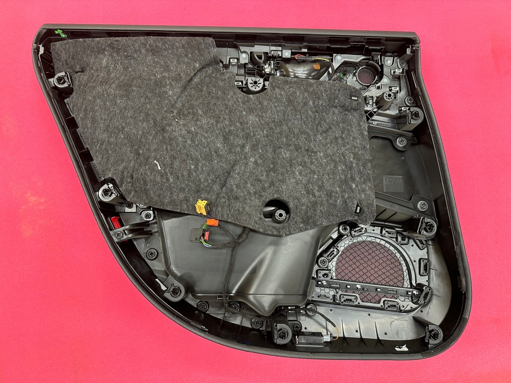 фото №12, Обшивка обивка дверь a7 s7 c8 правый задняя алькантара b&o ambiente idealny