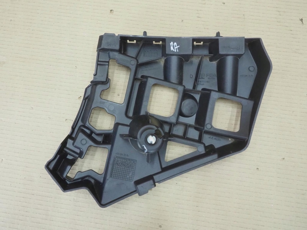 фото №12, Citroen c4 iii 9830714280 направляющая кронштейн бампера задняя правый