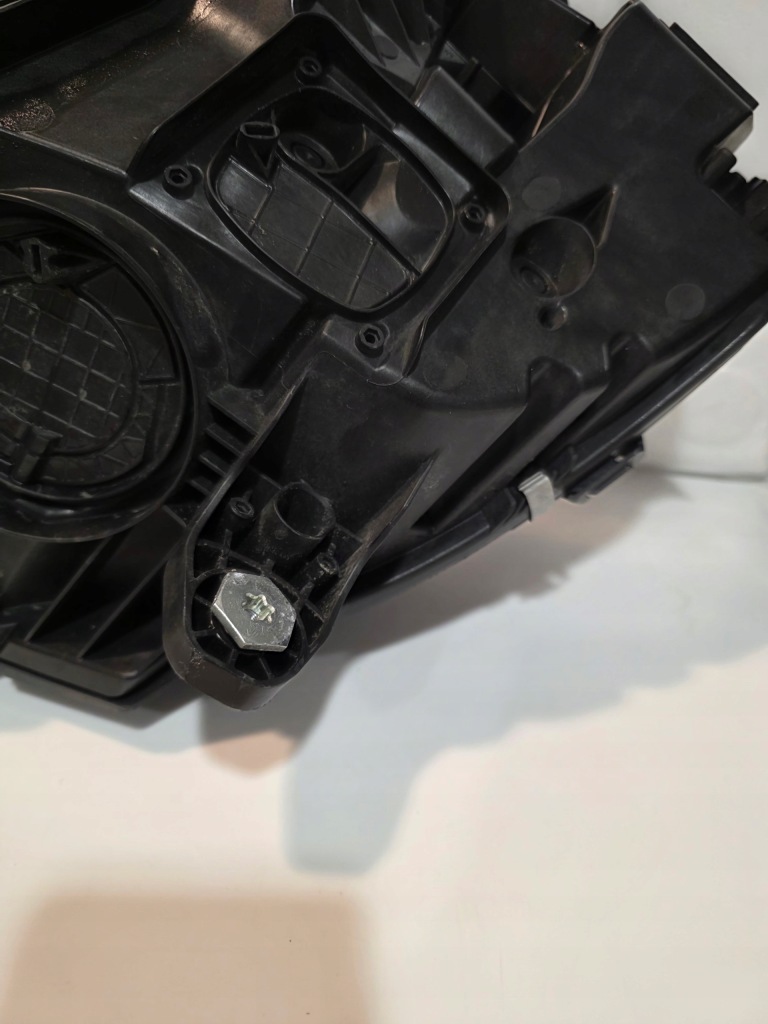 Фара правый  mercedes w214 e klasa digital ходовие огни  америка / kanada a2149064802 с Разборки