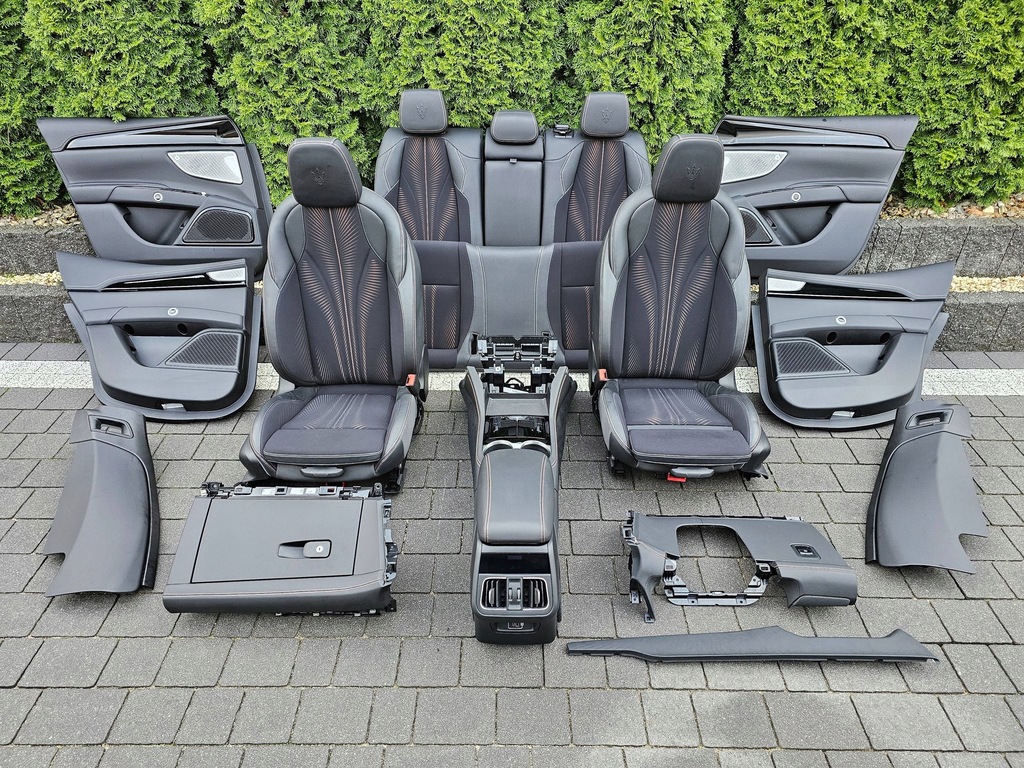 фото №1, Maserati grecale середина сидіння заднє сидіння обшивки