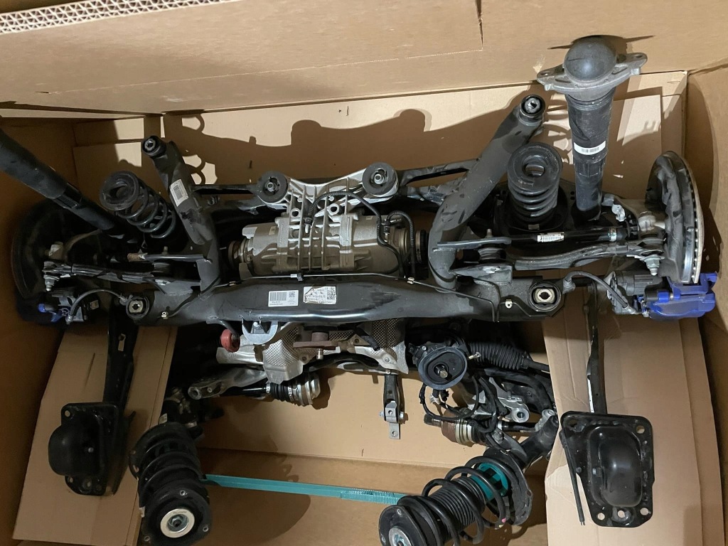 фото №2, Vw golf 8 r 4x4 подвеска перед задняя dcc приводной вал редуктор