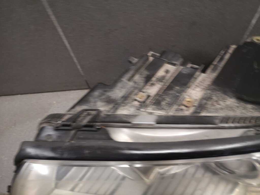 фото №8, Лампа левый перед audi a8 d3 przed fl eu