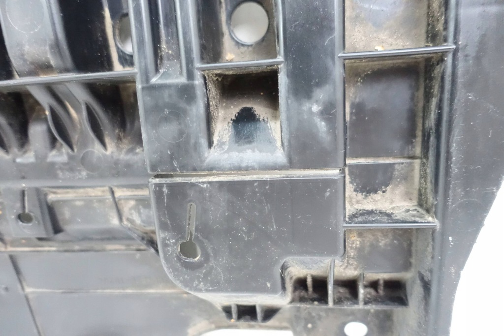 Плита накладка пол бампера перед toyota avensis t27 рестайлинг  2015-2018 Доставка