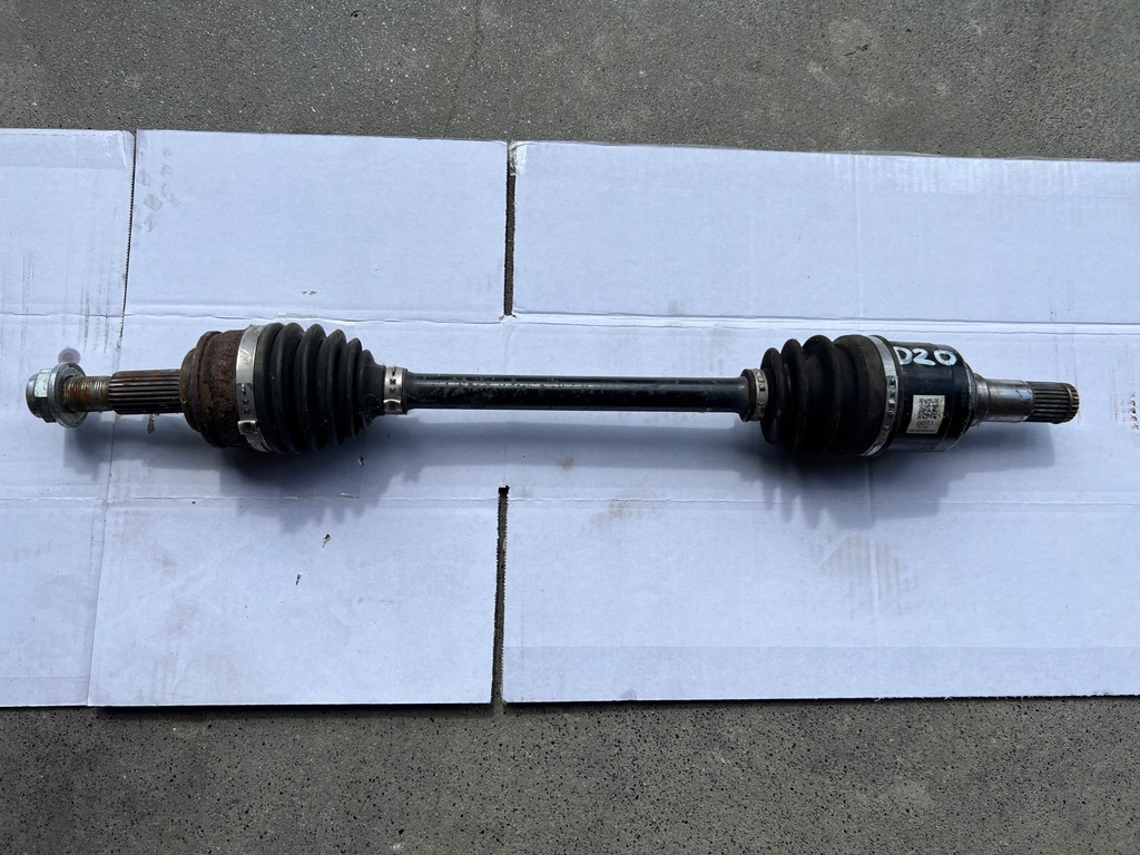 фото №1, Mazda 2 приводной вал левая бензин rok 2016