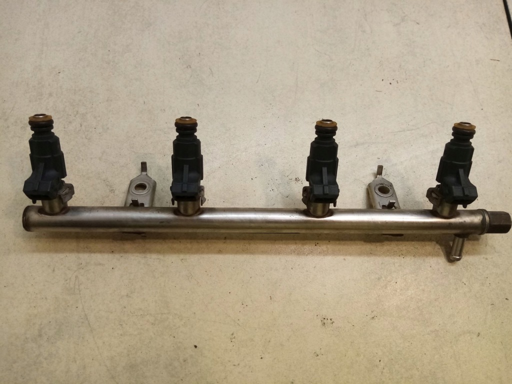 фото №1, Молдинг упорскування mercedes w168 1.4