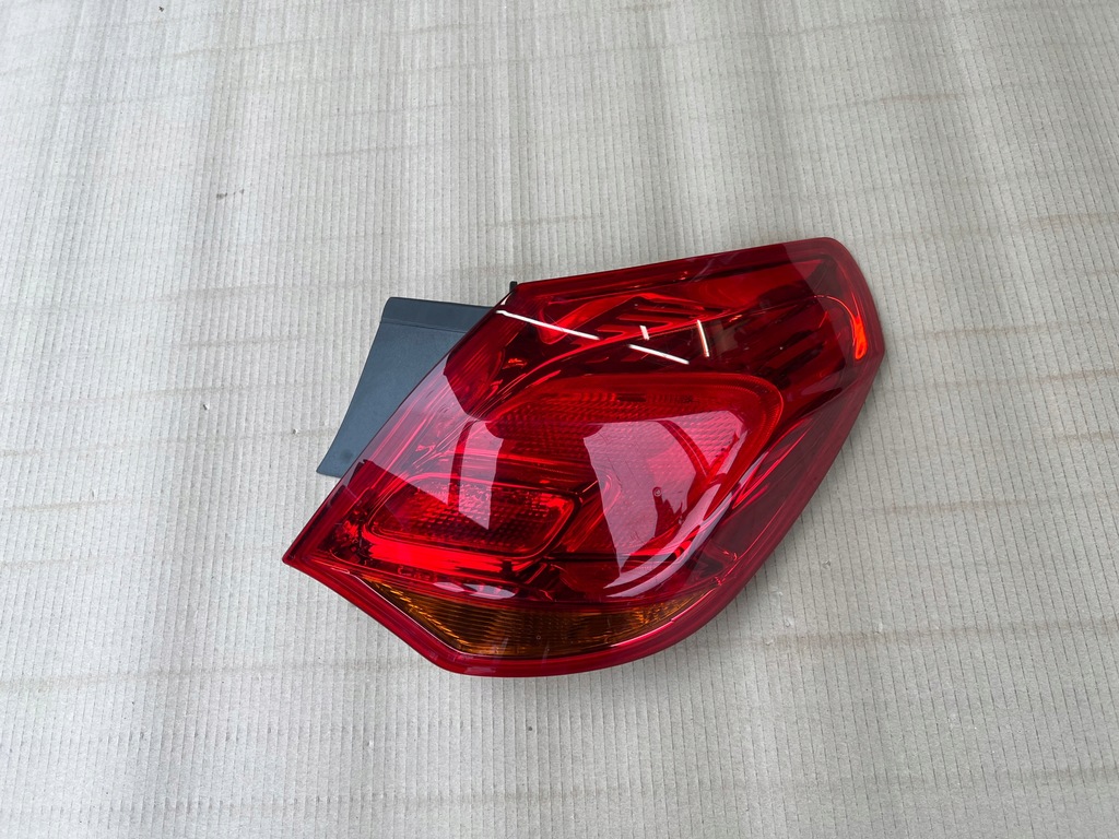 фото №1, Opel astra j iv hb лампа правая задняя задняя светлая