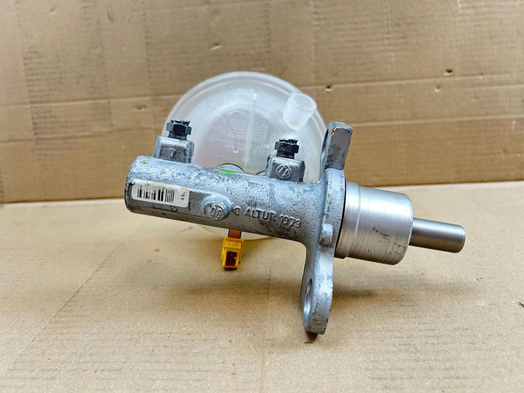 2009 porsche 911 997 бачок жидкость тормозной 99735501321 в Украине