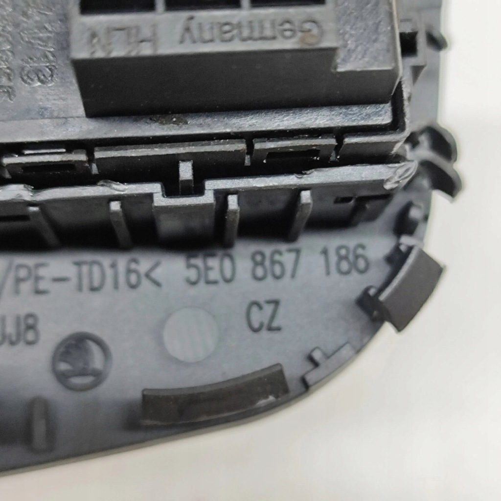 фото №8, Skoda octavia mk3 5e 2013 задняя сторона правая кнопки окон