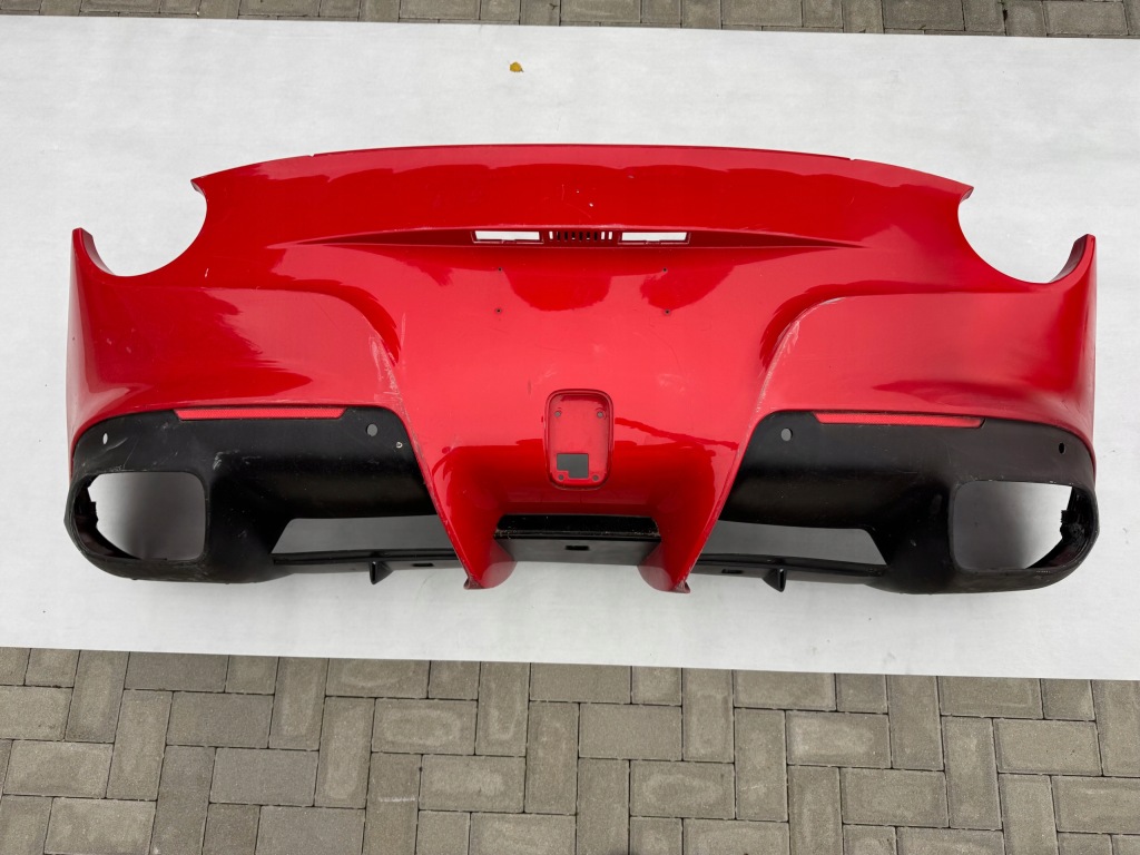 Купить Бампер задний  ferrari berlinetta f12 оригинал