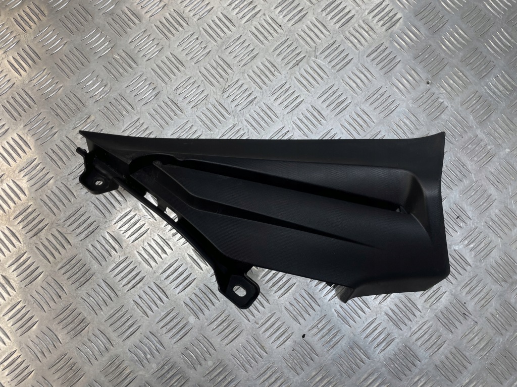 фото №1, Bmw g20 g21 молдинг обшивка захист стійка напрямна ролета ліва 7449979