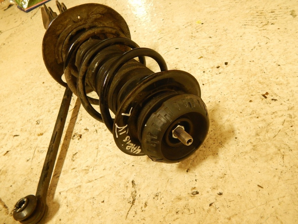 фото №4, Амортизатор левый toyota yaris iv 20-24