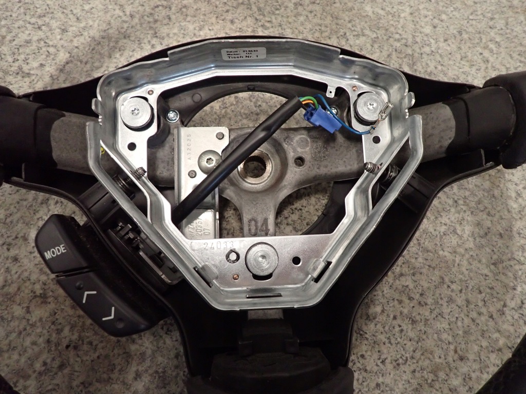 фото №7, Toyota yaris 03-05 fr повітропровід колесо керма