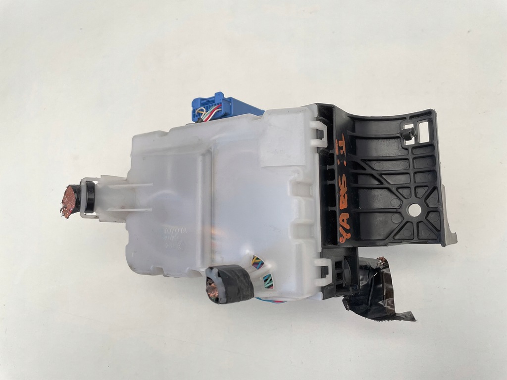 фото №4, Коробка предохранителей toyota yaris iii