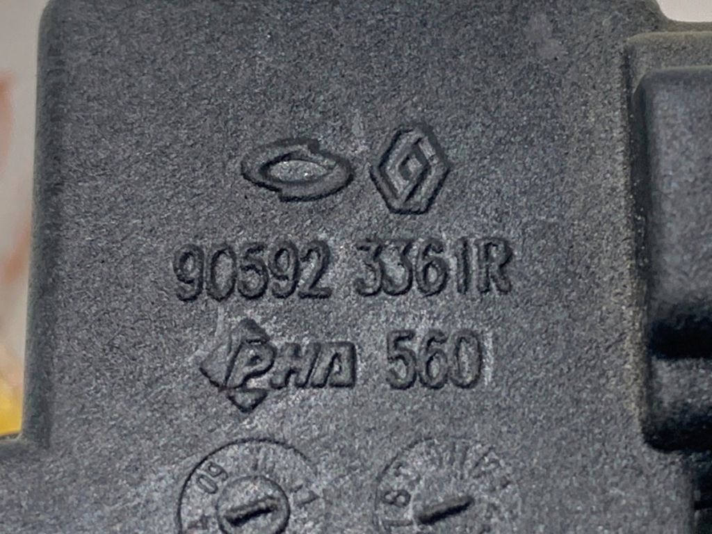 Замок крышки задний  renault koleos 1 suv 905923361r в Украине