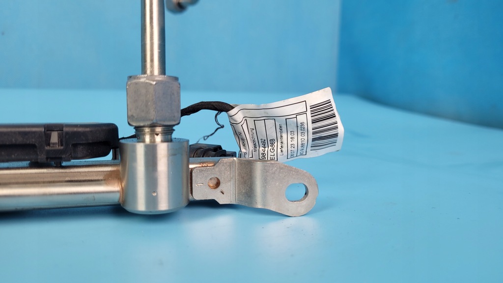 фото №10, Bmw x1 u11 sdrive18i 1.5 23r молдинг впрыскная форсунка 8489638 8483304