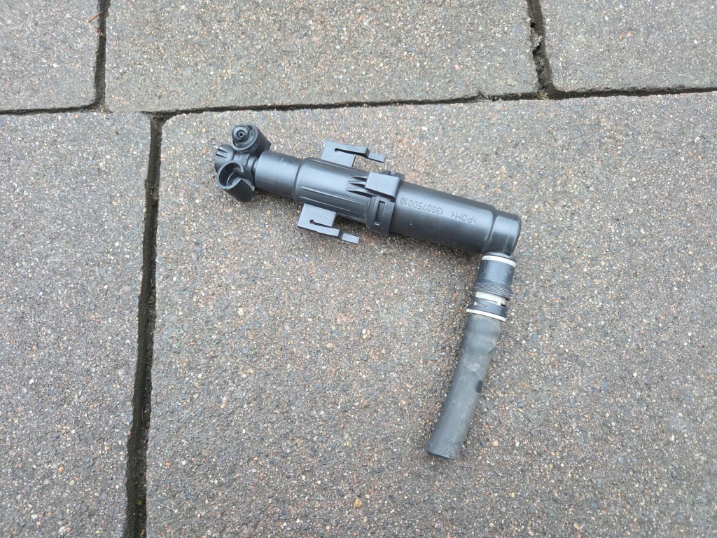 Купити Bmw5 f10 f11 омивач фара лівий 7149885 2011r