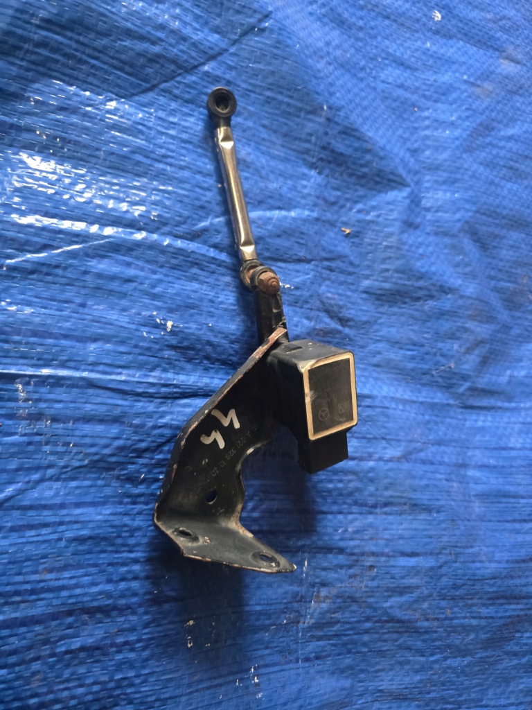 Купить Датчик выравнивание mercedes a0105427717 w164 w211 w203 w204