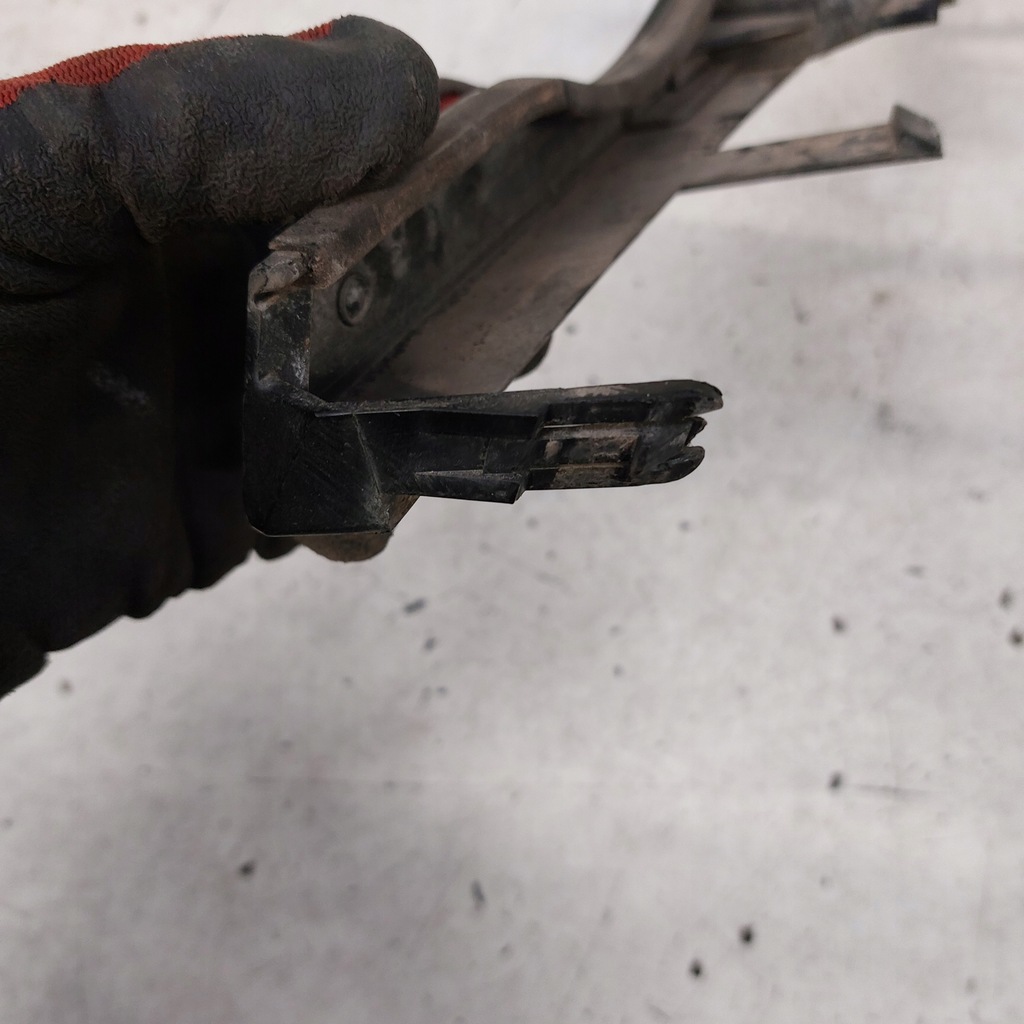 фото №8, Bmw 3 e46 молдинг pod фара правий перед 8227644