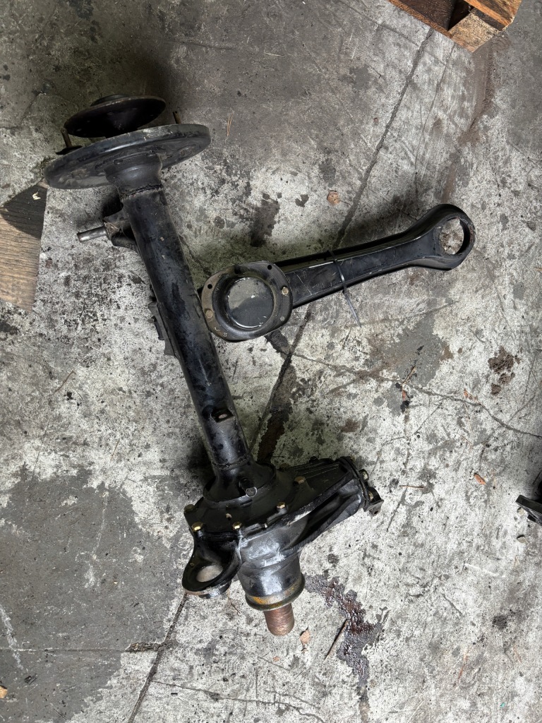 фото №4, Mercedes w110 задня oś 1965 rok міст задній 1103510701 оригінал b. гарний