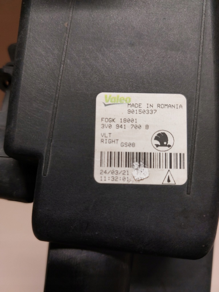 фото №10, Протитуманна фара skoda superb iii правий перед 3v0941700b оригінал