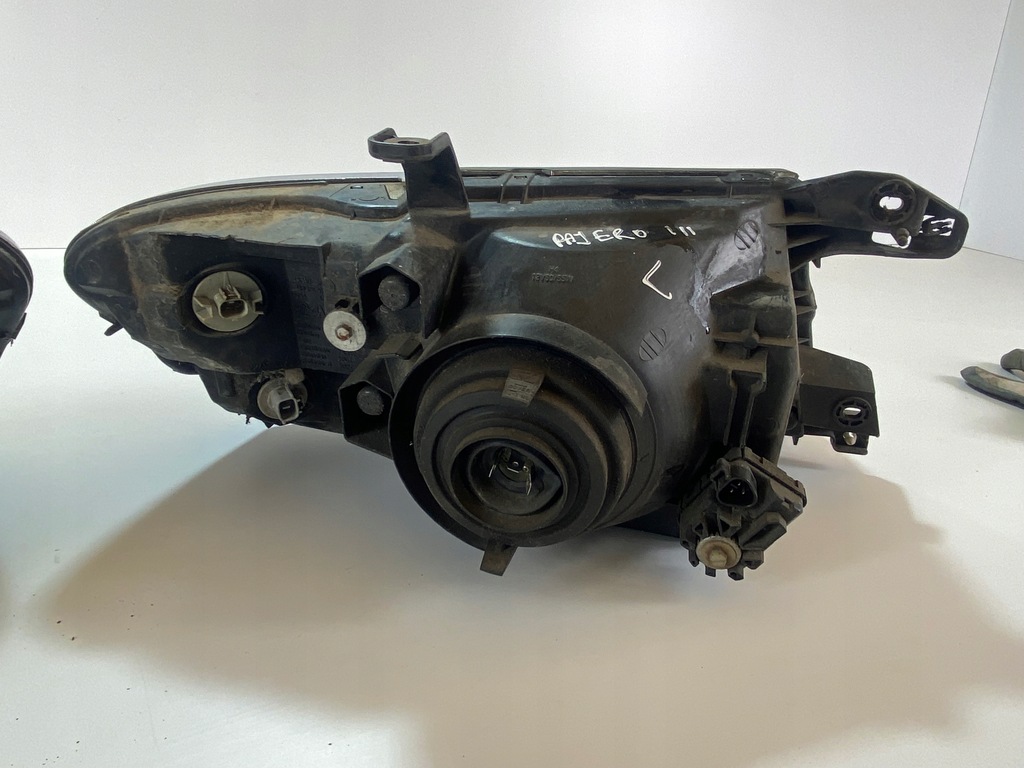 фото №7, Mitsubishi pajero iii 2004 lift лампа перед l p комплект uk