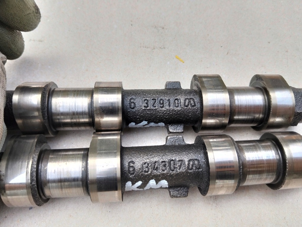 фото №6, Bmw e46 2.0d 136 вал распределительного вала 2246501 , 2246500 cena za комплект