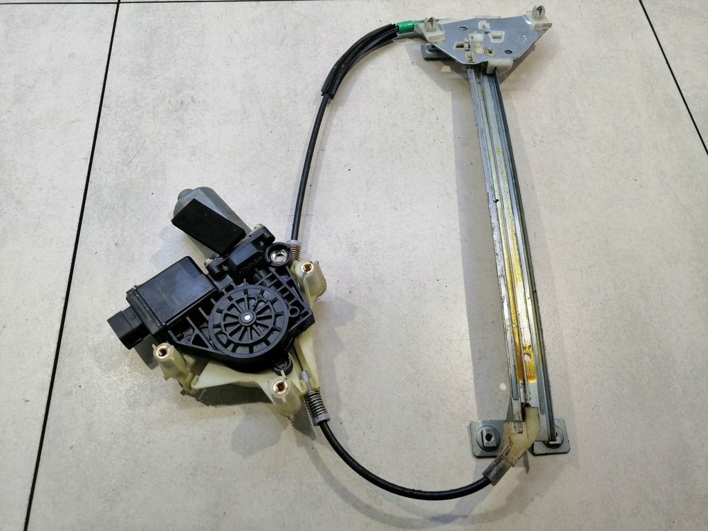 фото №8, Підйомник скло лівий задня space star i