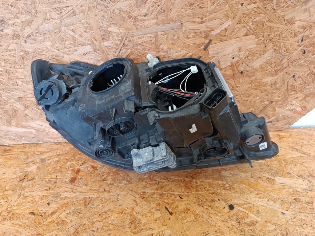 Фара лівий перед фара європа  l90028076 bmw x1 e84 led рестайлінг  ксенон Ціна