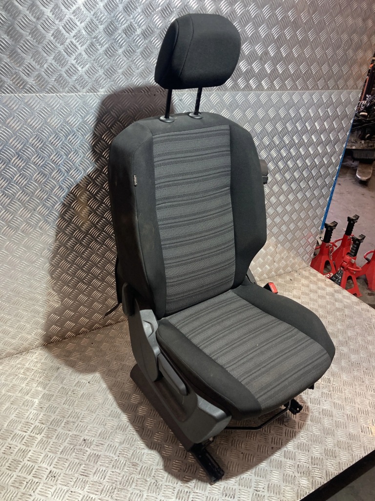 фото №2, Сидіння правий перед opel combo e 18- berlingo iv