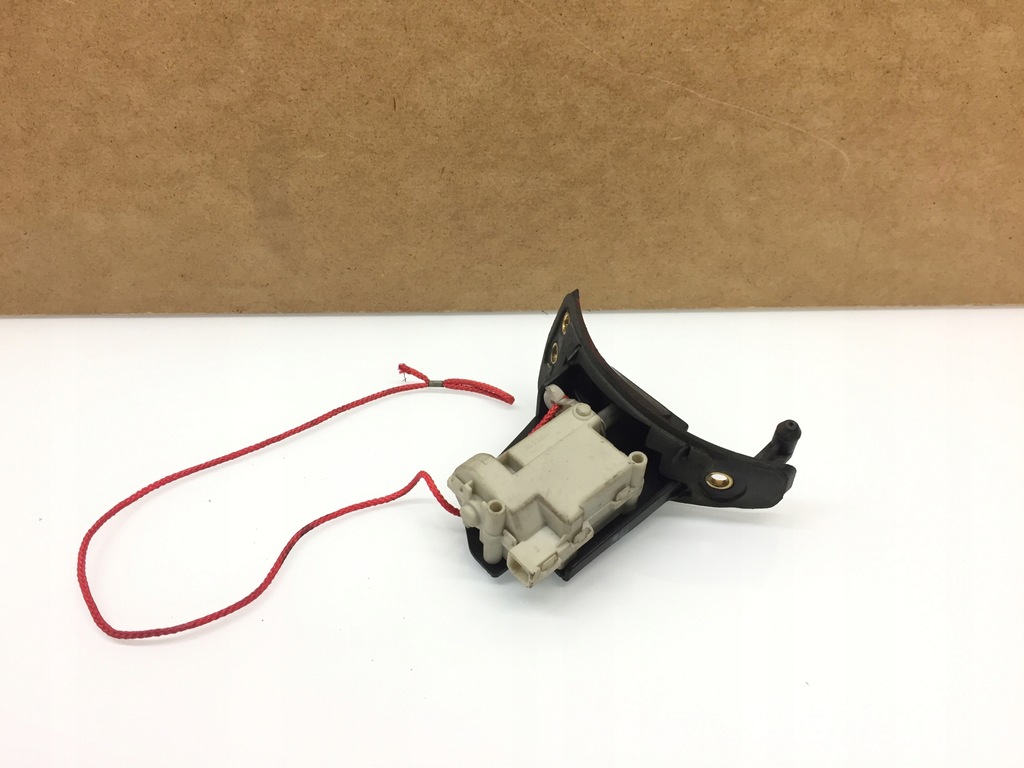 фото №1, Alfa romeo 159 привод крышка топлива 50501201