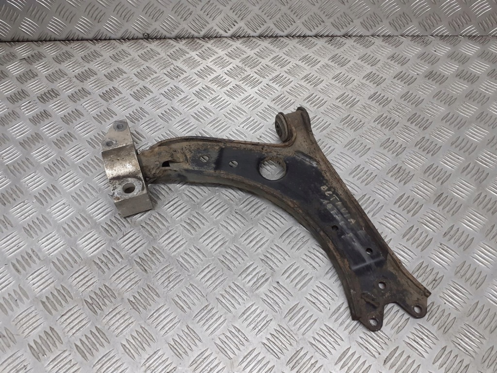 фото №1, Рычаг правый перед skoda octavia ii 1k0407190e