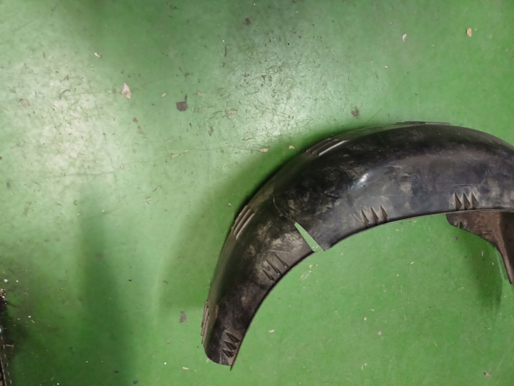 фото №3, Подкрылок левый задняя volvo 940 960