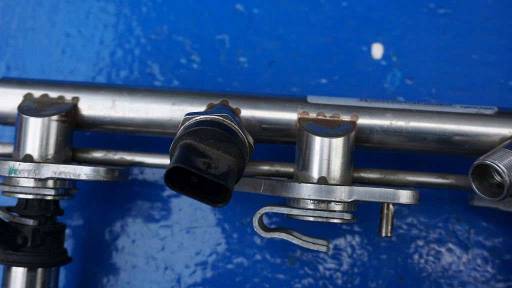 Купить Mercedes ml gl s 550 4.7 biturbo - датчик топлива