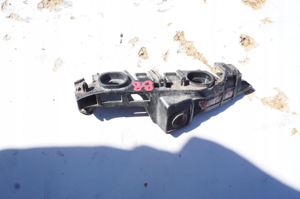 Купити Напрямна крила лівий перед volkswagen passat b8