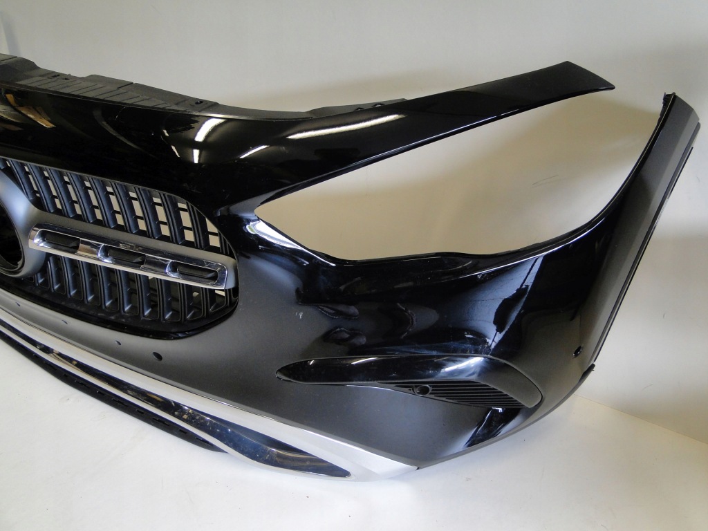 Mercedes хром середній бампера a2478859909 gla h247 247 lift Недорого