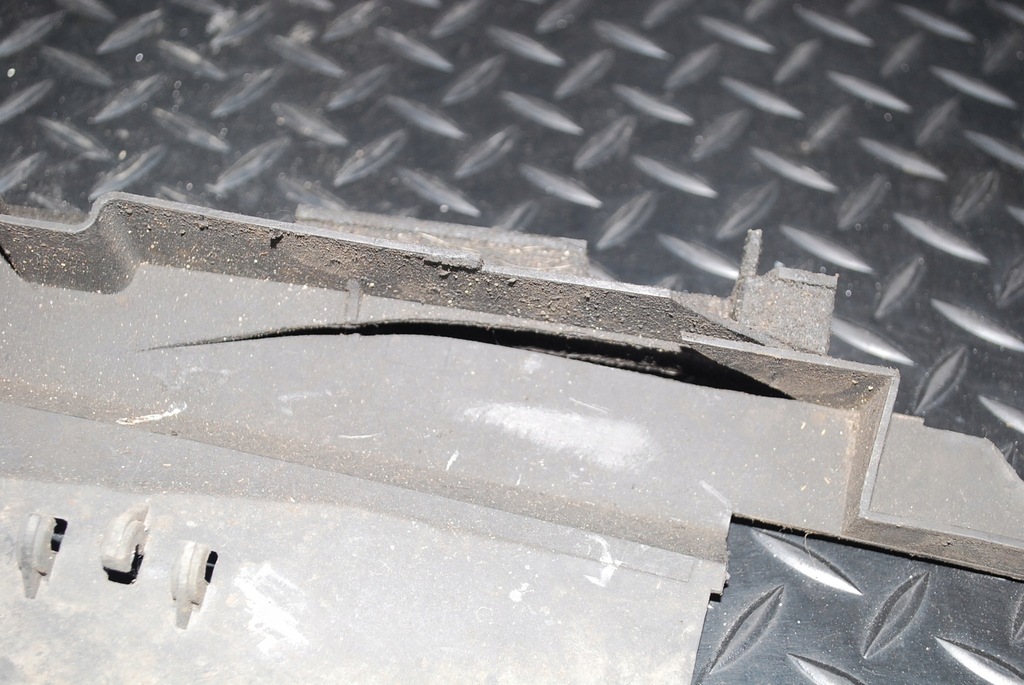 фото №8, Впуск воздуховод воздуха audi a8 d2 4.2 4d0121333