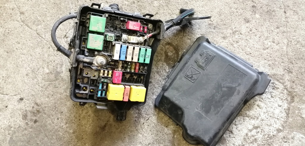 фото №1, Citroen c4 cactus 14- 1.2 b корпус предохранителей