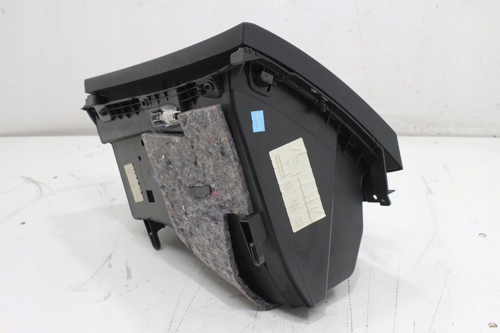 фото №6, Mercedes w117 бардачок пасажира eu