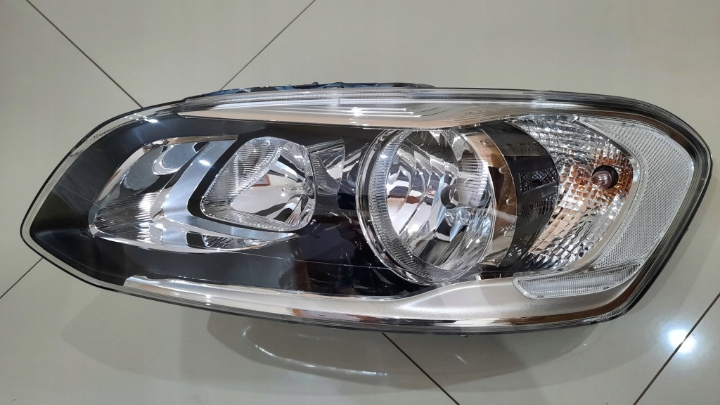 Лівий фара volvo xc60 2013-2019 valeo Ціна