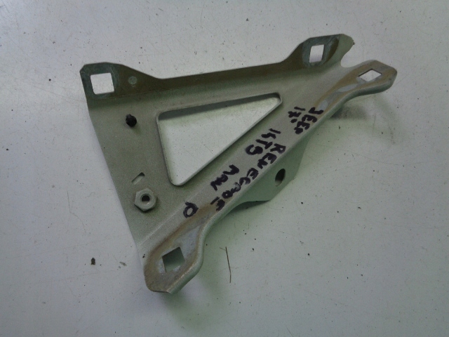 фото №2, Кронштейн крила правий перед jeep renegade 1.4 multiair przed lift 2017 r