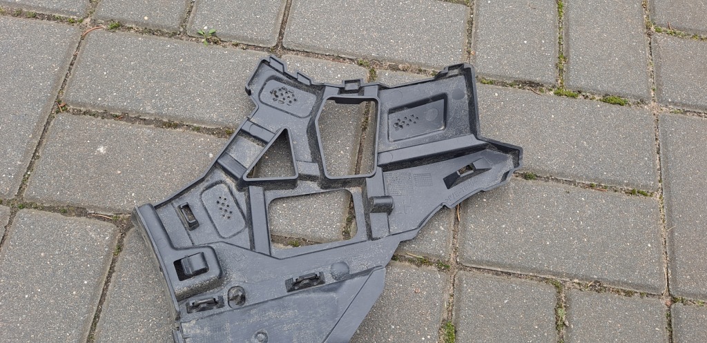 Renault megane iv воздуховод воздуха + направляющая бампера левый перед Недорого