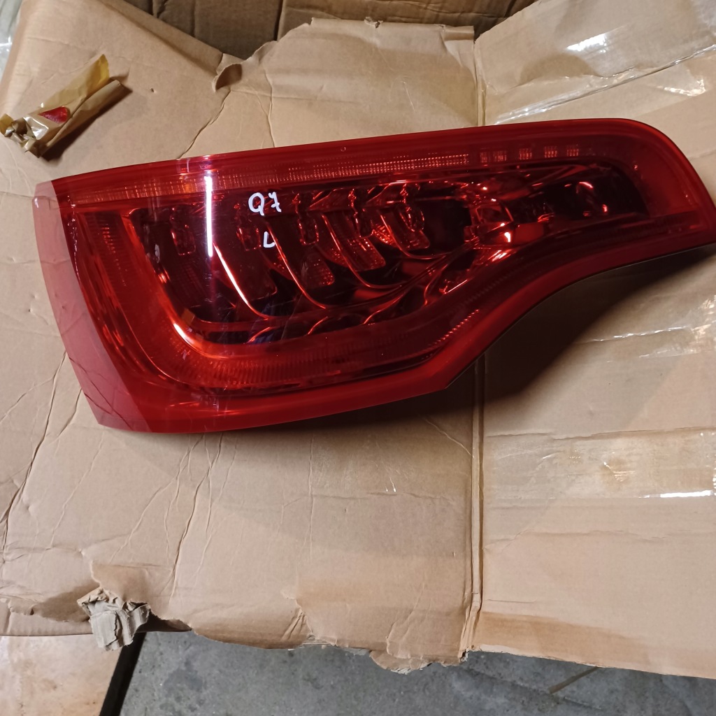 Купити Audi q7 od 2010- фара задня led ліва нова