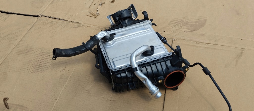 Купить Радиатор интеркулер mercedes sprinter 907 20r a6540904101