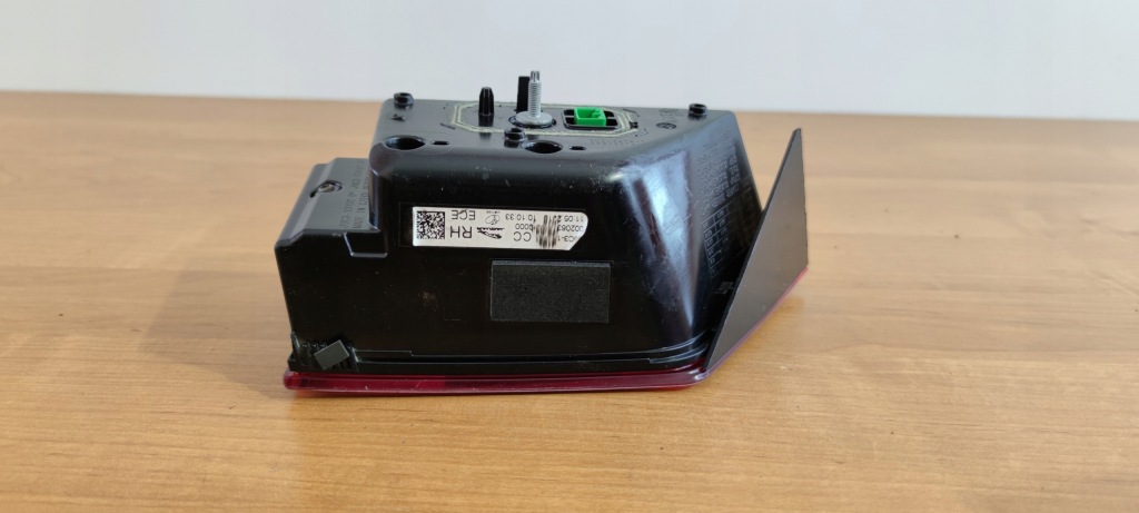 фото №3, Jaguar e-pace права лампа w кришка задня 2019 rok