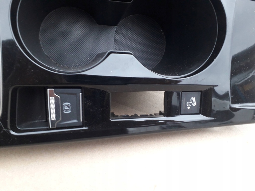 фото №3, Панель средний рамка туннель peugeot 2008 ii 19-