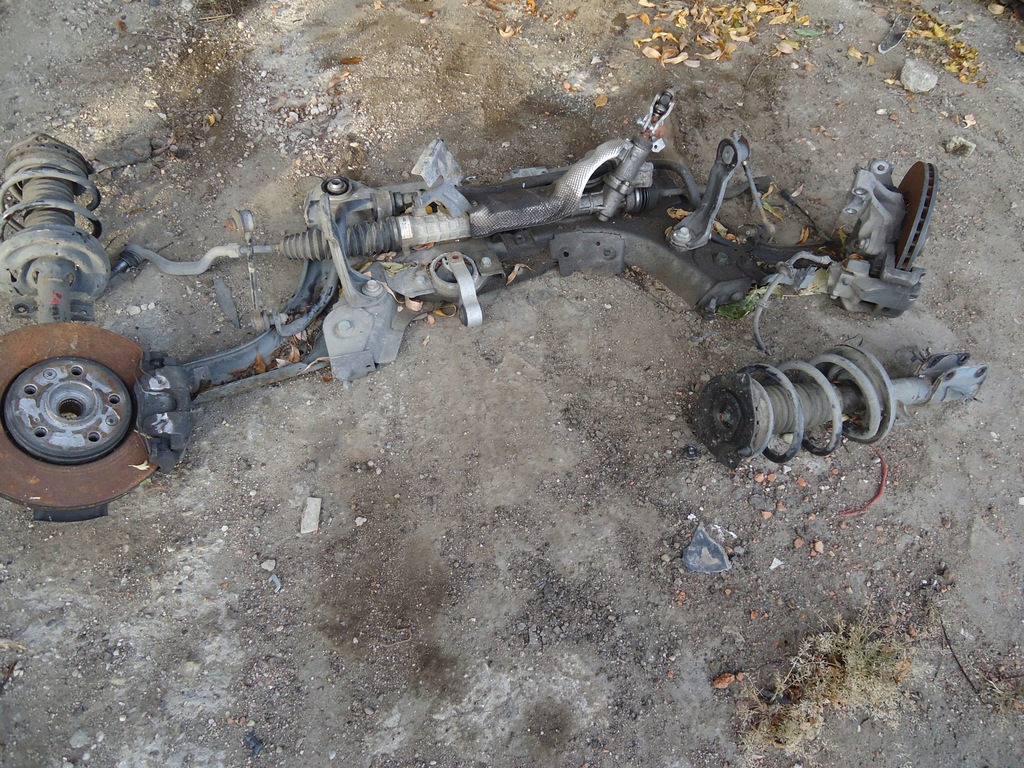 фото №1, Latitude поворотный кулак рычаг 2.0dci 2011 rok