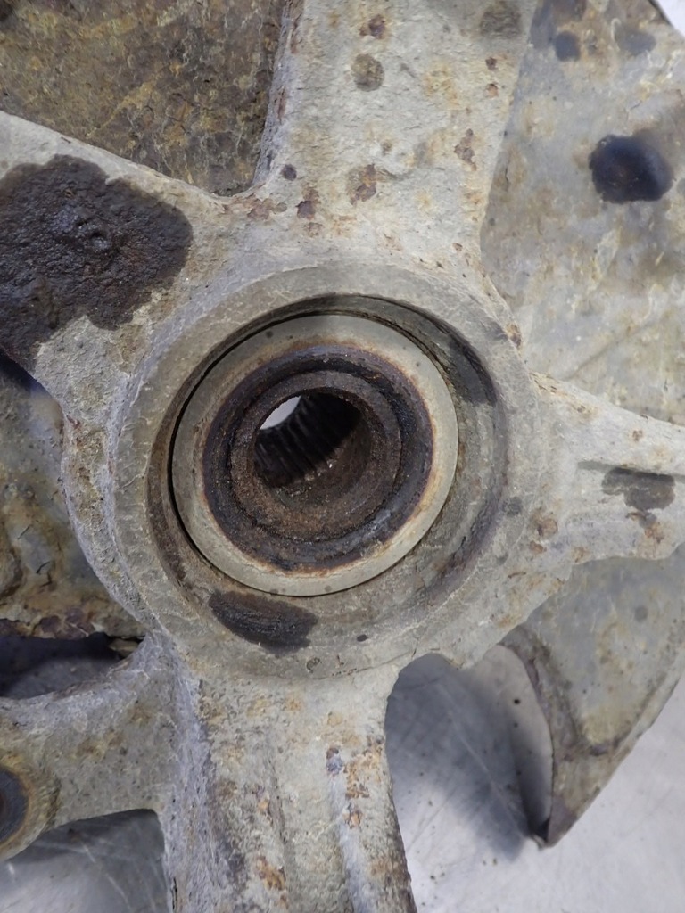 фото №8, Поворотный кулак ступица правый перед daihatsu terios 1.3