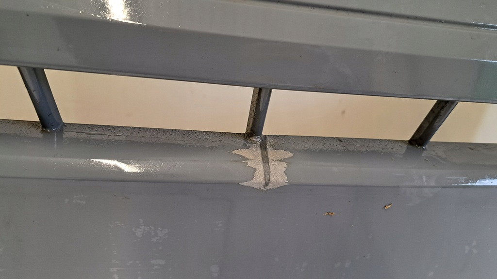 фото №8, Бампер перед vw caddy v 2k7 20- решітка радіатора